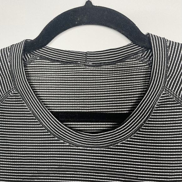 Lululemon Womens 6 Black White Striped Swiftly Tech Short Sleeve Crew Neck Tee - Picture 4 of 8
